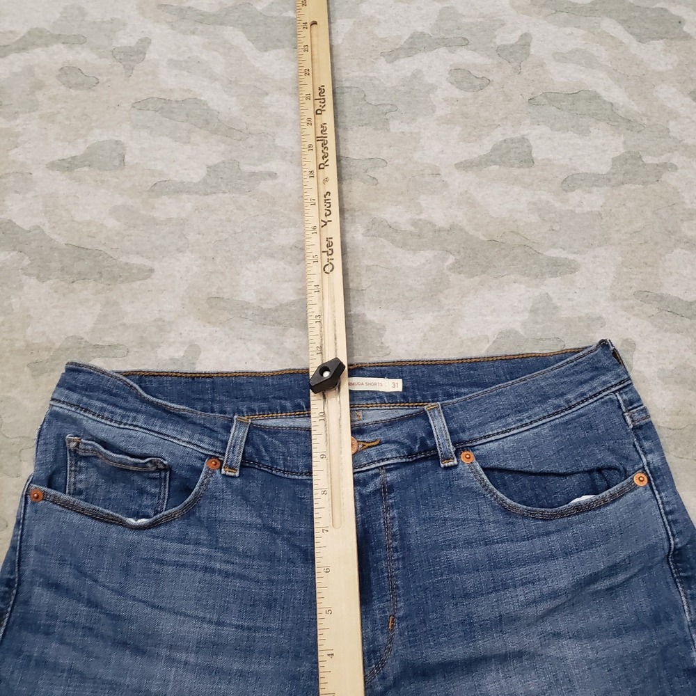 Levi's Shorts Womens 31 Blue Classic Bermuda Pockets Denim - Picture 5 of 11